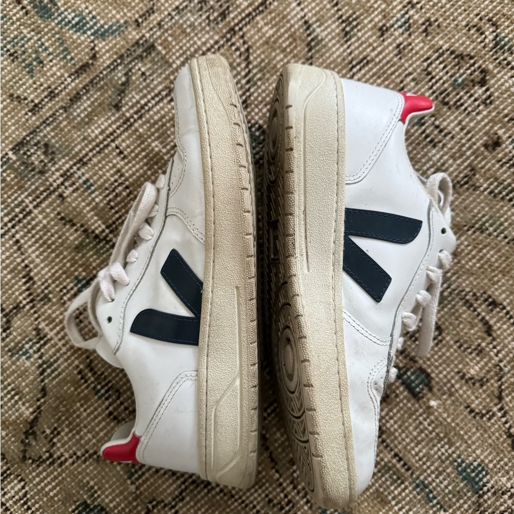Veja Size 8